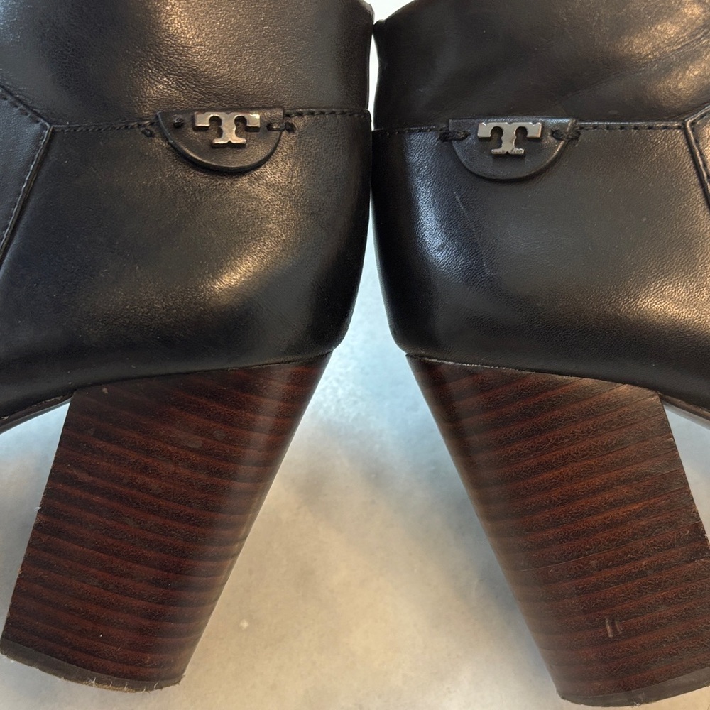 Tory Burch Fulton Stacked Heel Ankle Bootie Boots Size 8 with Box and Dustbag - Picture 2 of 7